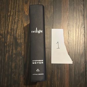 Twilight by Stephenie Meyer BOOK ONE